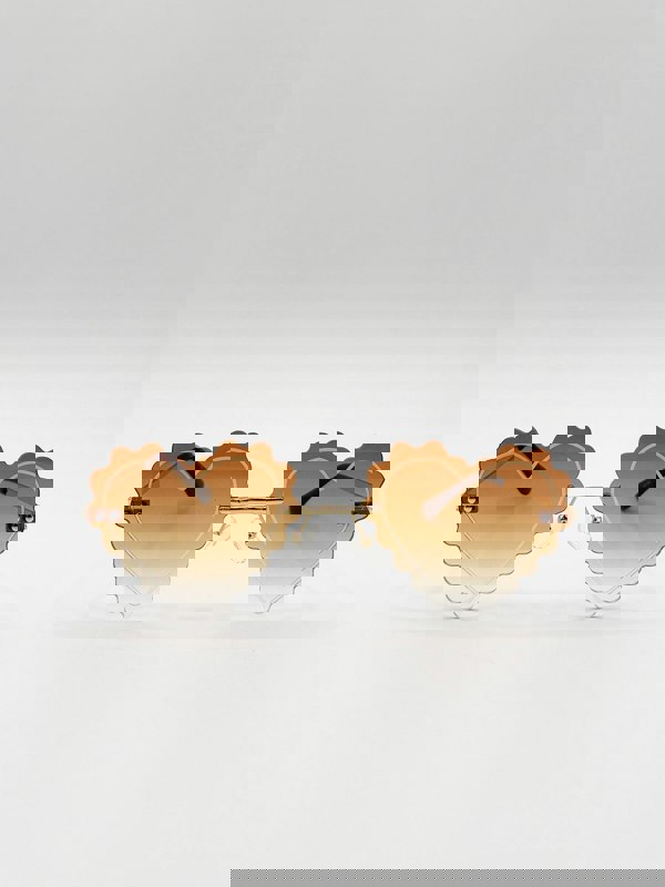 SVNX Scallop Heart Sunglasses in Brown