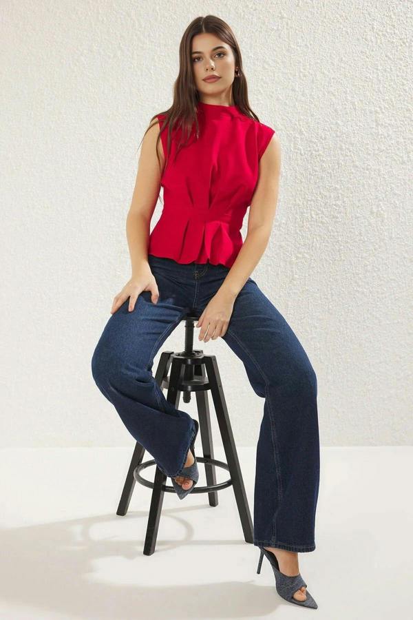 WOVCOR Woven Crew Neck Sleeveless Blouse