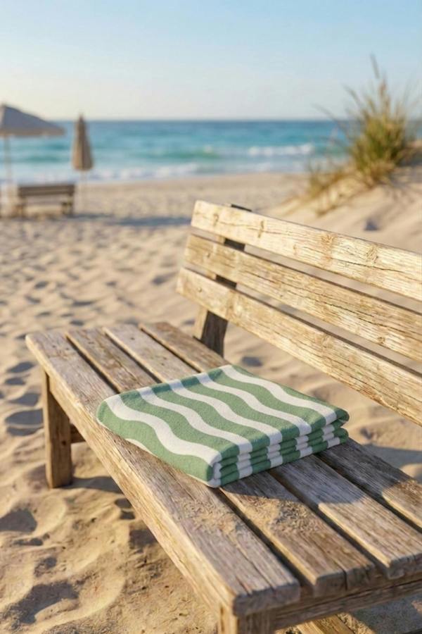 Dyzi Wavy Stripe Cotton Beach Towel Soft Absorbent Quick Dry 70x152cm
