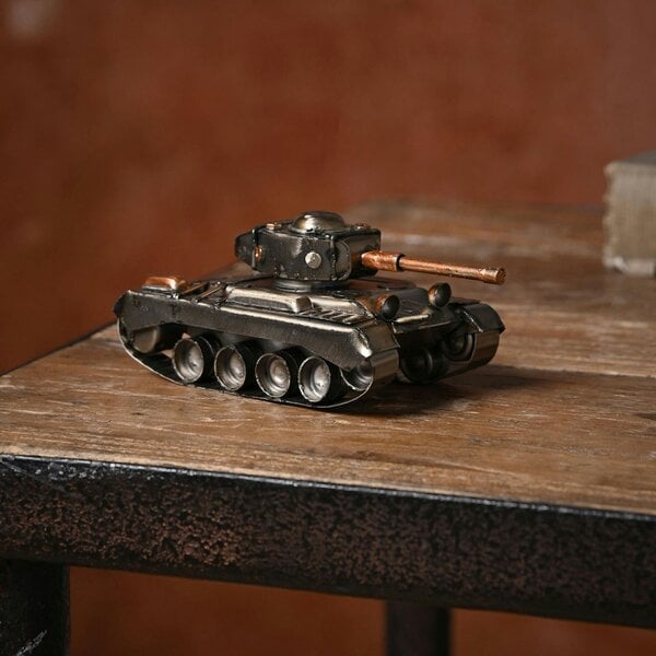 Harvey Makin Ornament - Tank