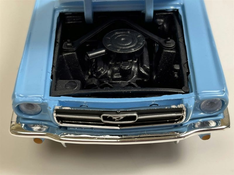 Motormax 007 James Bond Thunderball 1964 1/2 Ford Mustang 1:24 Scale Motormax 79855