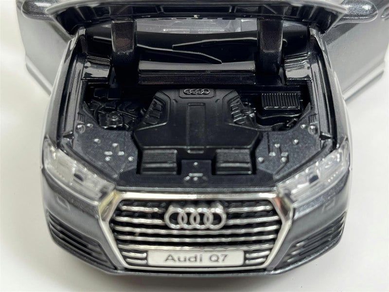 Tayumo Audi Q7 Grey LHD 1:32 Scale Tayumo 32140028