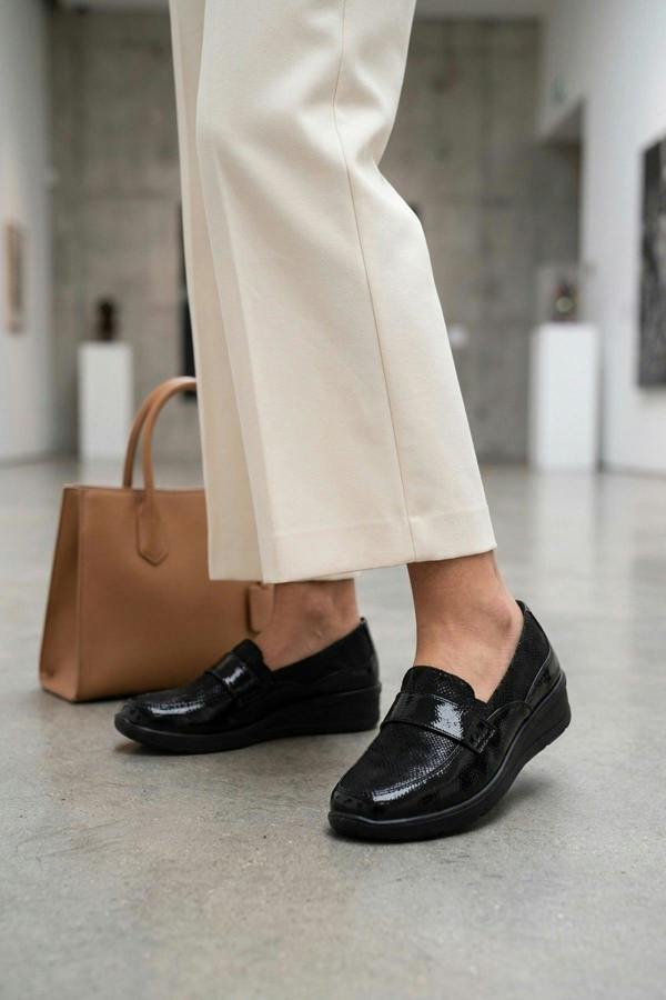 Saoirse Mixed Texture Wedge Loafers - Black