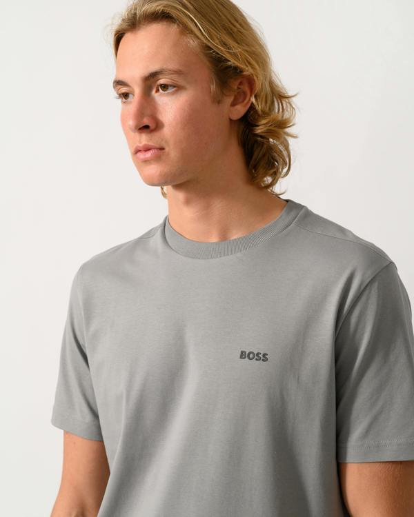 close up of a model wearing a BOSS Green Tee Mens Stretch Cotton T-Shirt with Contrast Logo in Open Grey 063