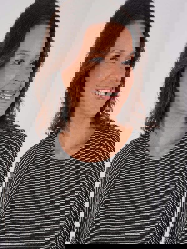 VIZ-A-VIZ Contrast Stipe Top