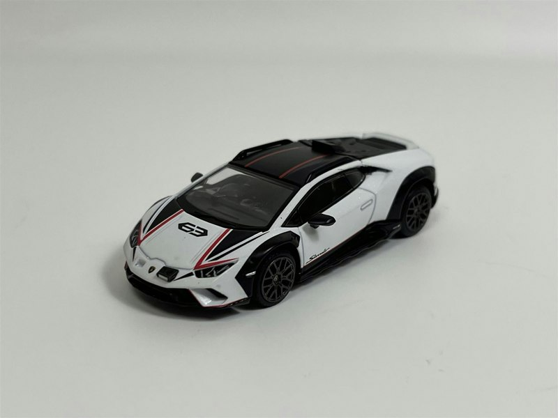 Mini GT Lamborghini Huracan Sterrato Bianco Asopo RHD 1:64 Scale MGT00763R