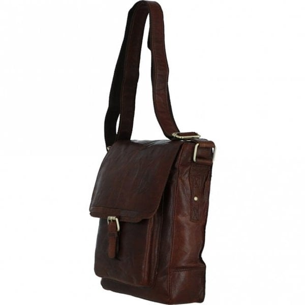 Ashwood Medium Vintage Wash Leather Travel Bag: G-32