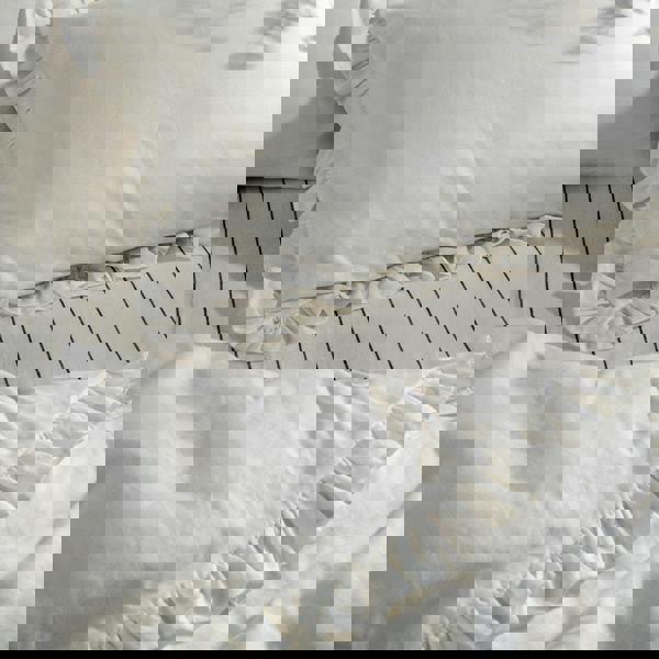Soak&Sleep White Ruffled French Linen Pillowcases