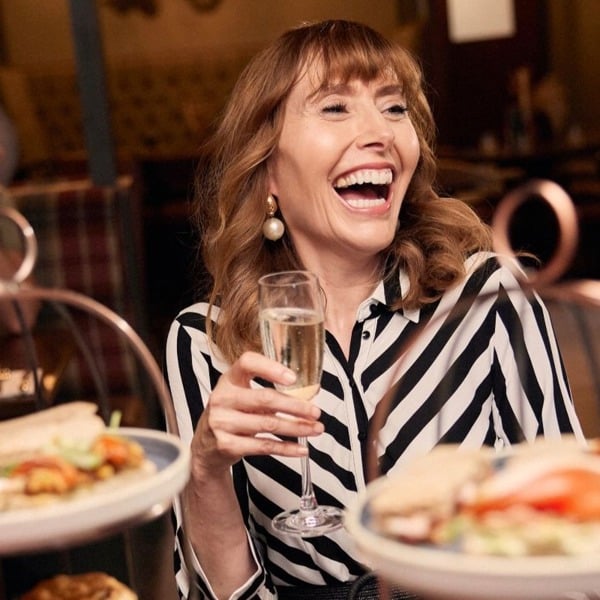 Virgin Experience Days Prosecco Afternoon Tea for Two at a Traditional Pub