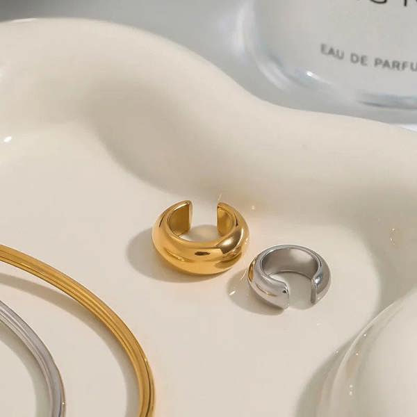 Elk & Bloom 14k Gold Huggie Hoop Ear Cuff