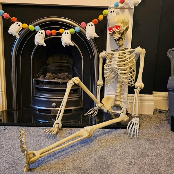 Samuel Alexander 5ft (150cm) Posable Full Body Halloween LED Skeleton Decoration with Movable Joints and LED Eyes