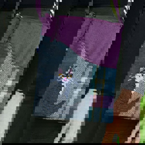 Earth Squared Small Sling Crossbody Appliqué Phone Bag – Cat Design