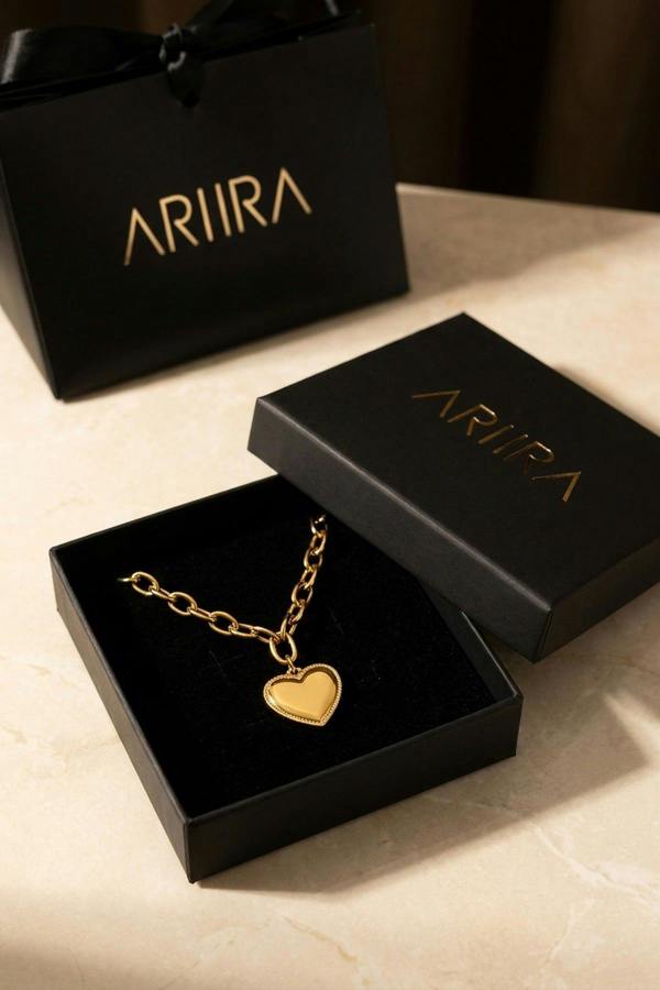 ARIIRA Jaya Chunky Link Heart Pendant Necklace