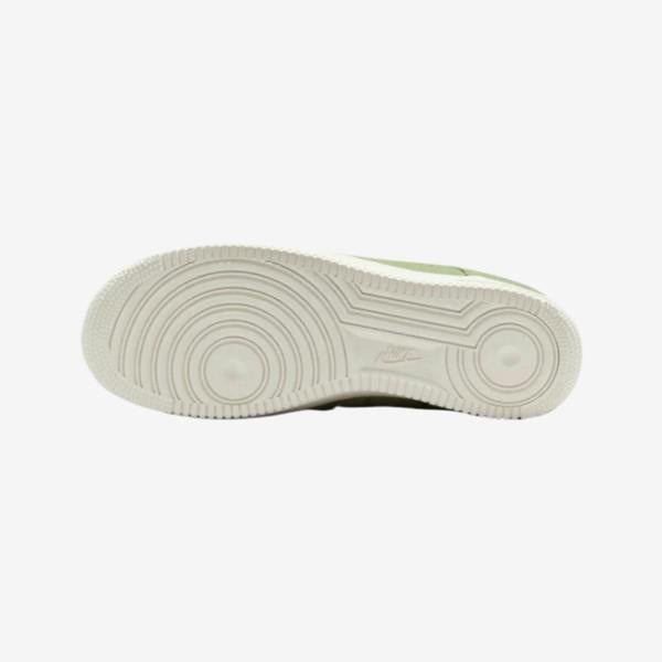 Nike HV1204-300 Sneakers   in  Green