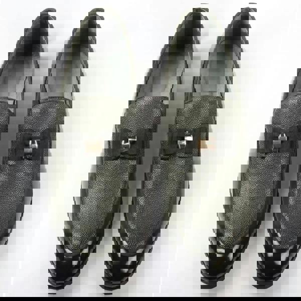 Dolcetto Men’s Textured Front Iconic Buckle Bow Loafers