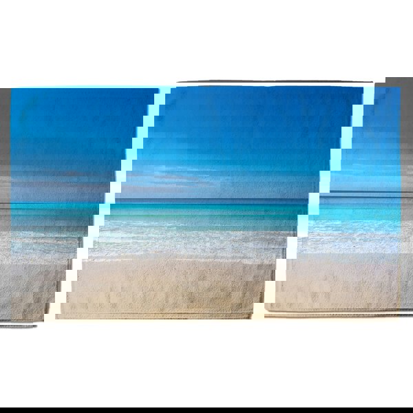 Benjamin Tate Design Nature landscape view of beautiful tropical beach and sea in sunny day (Bath Towel)