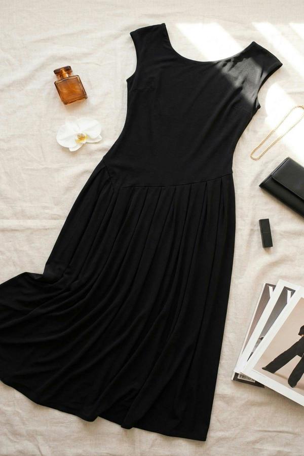 Tylah Short Sleeve Pleated Relaxed Maxi Dress - Black