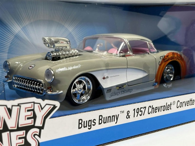 Jada Bugs Bunny Looney Tunes and 1957 Chevrolet Corvette 1:24 Jada 253255041
