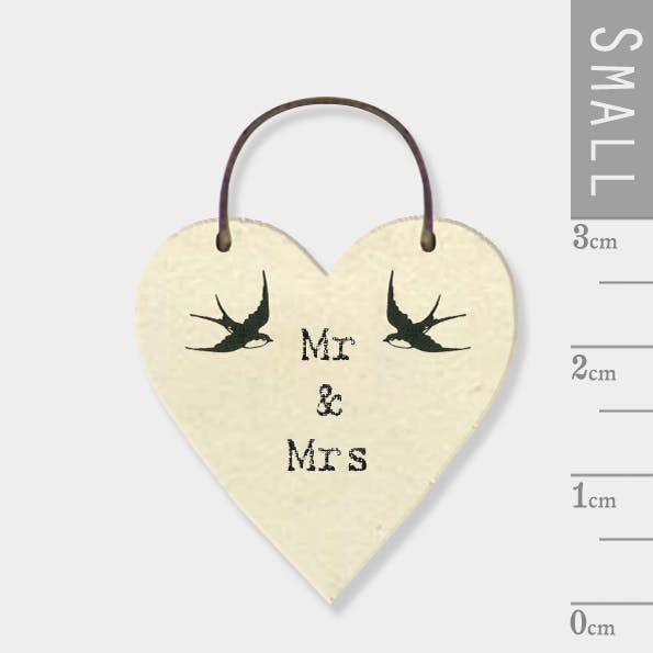 Mr & Mrs Hanging Heart – Rustic Wedding Gift