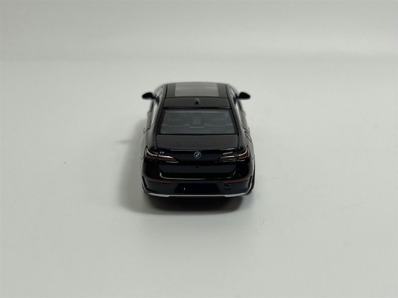 Mini GT BMW i7 xDrive60 Black Sapphire LHD 1:64 Scale MGT00802L