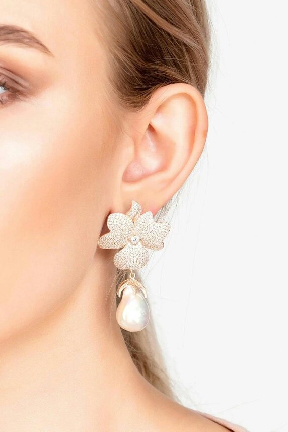Latelita Baroque Pearl White Flower Drop Earrings Rosegold