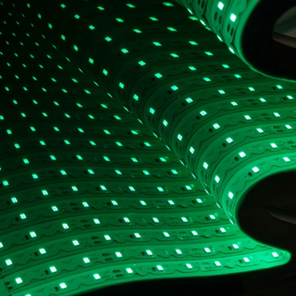 Samuel Alexander 95cm Infinity Light up Christmas Tree Decoration with Green LEDs on Metal Base