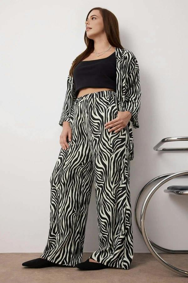 WOVCOR 2- Piece Straight Relaxed Fit Flexible Kimono Knit Plus Size Top and Bottom Set