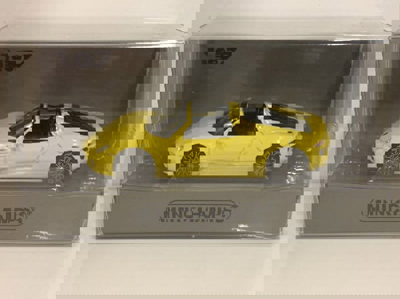 minichamps 870062131 porsche 918 spyder 2013 yellow 1:87 scale