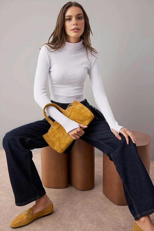 WOVCOR Fitted Turtleneck Knit Blouse with Finger Detail