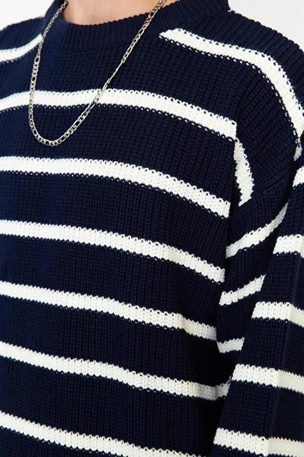 WOVCOR Crew Neck Striped Men's Sweater