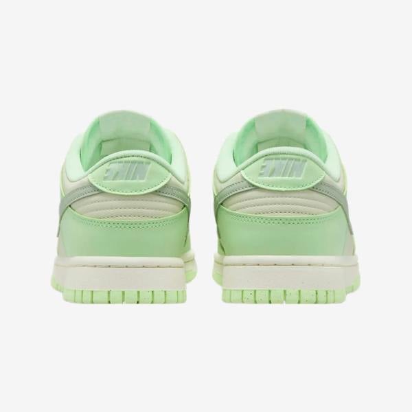 Nike FN6344-001 Sneakers   in  Green