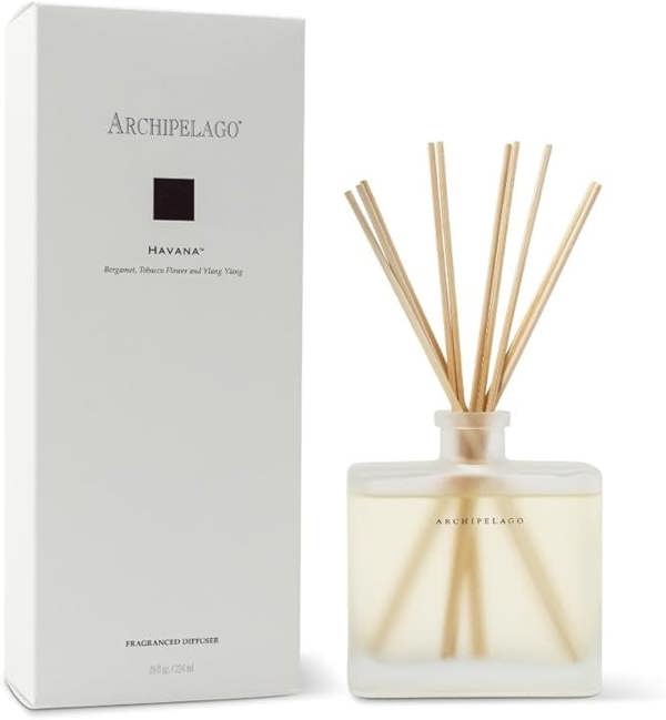 Designed with the sights and smells of historic Havana in mind and this diffuser will improve the aroma of whichever room it's placed in! Made from a blend of Bergamot, Tobacco Flower, and Ylang Ylang, the highly concentrated essential oil fragrance blend will deliver months of continuous fragrance.
