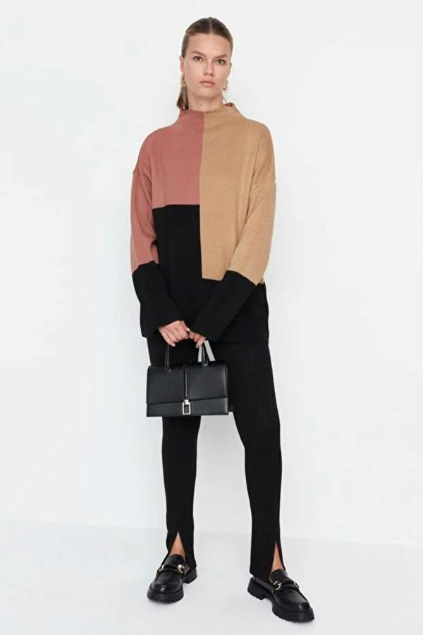 Hoxton Gal Blocked High Neck Knit Sweater