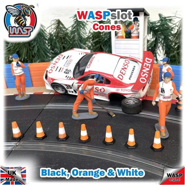 MCSlots Safety Cones Blue and White 15mm 20 pack Track Side Scenery 1:32 scale Wasp