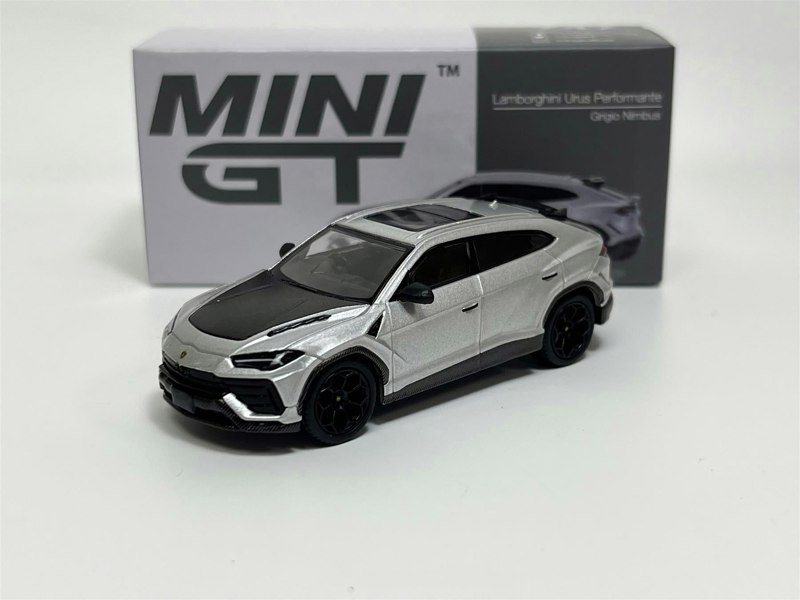 Mini GT Lamborghini Urus Performante Grigio Nimbus RHD Mini GT MGT00747R