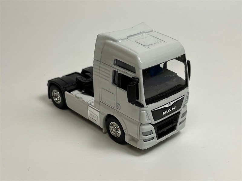 Welly Man TGX XXL White 1:64 Scale Welly Truck Tractor 68010S