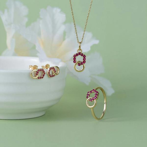 Gemondo Geometric Hexagon and Round Linked with Prong Set Ruby Ring in 9ct Yellow Gold