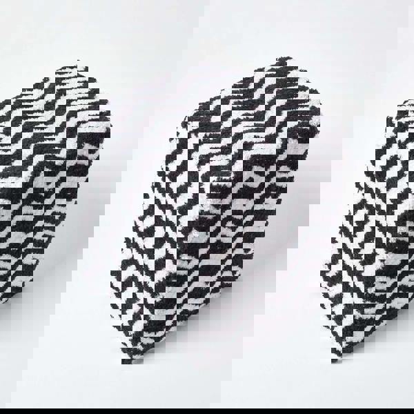 HOMESCAPES Chevron Cube Pouffe Tufted Cotton - 36 x 36 x 38 cm