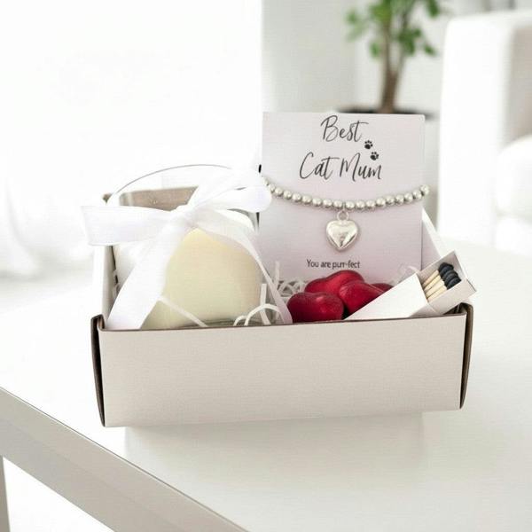 Aye Do Gifts Small Best Cat Mum Gift Hamper | Bracelet, Chocolates & Candle