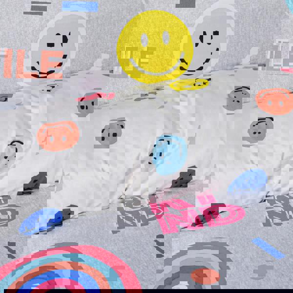 Smart Living Luxury Super Soft Reversible Fun Graffiti Duvet Set & Pillowcases