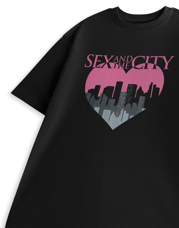 Sex and the City Womens Black Heart Landscape Short Sleeved T-Shirt