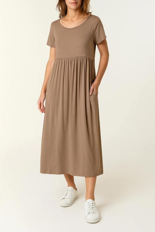 Hoxton Gal Oversized Round Neck Stretch Tiered Midi Dress in Mocha
