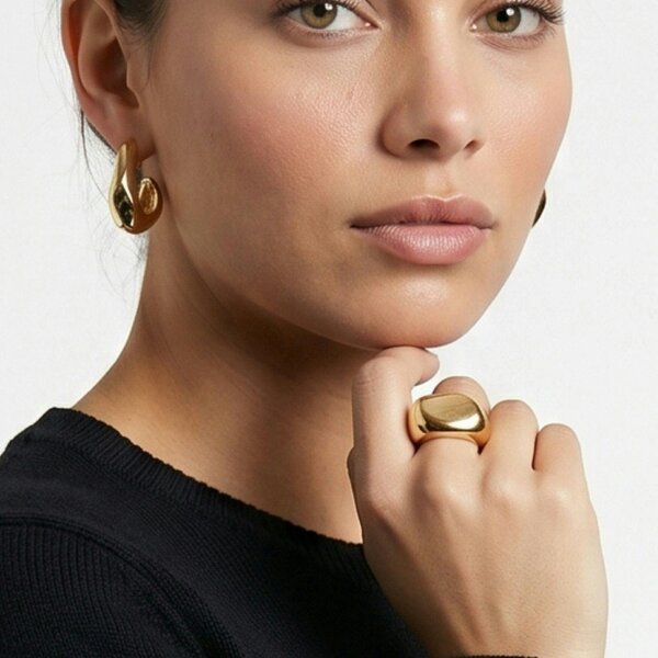 Uchi & Soto Nami Gold Hammered Ring