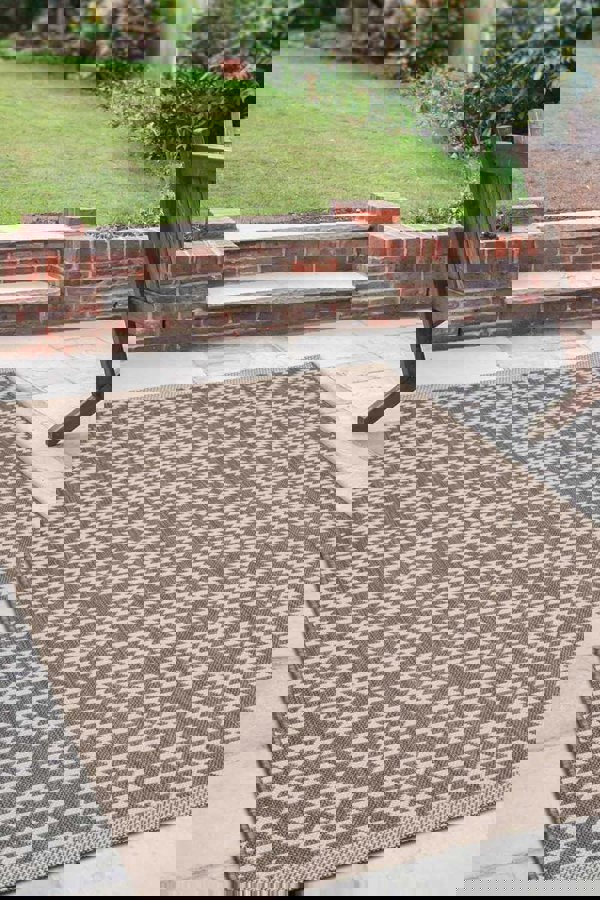 County Genesis Rug Diamond Design – Indoor/Outdoor Use