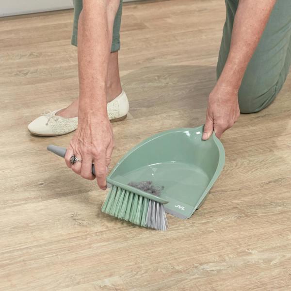 JVL Dust Pan And Brush Set / Rubber Grip - Green