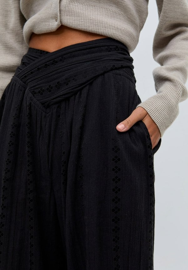 Womens Farrah Wide Leg Jacquard Trouser In Black - image 4
