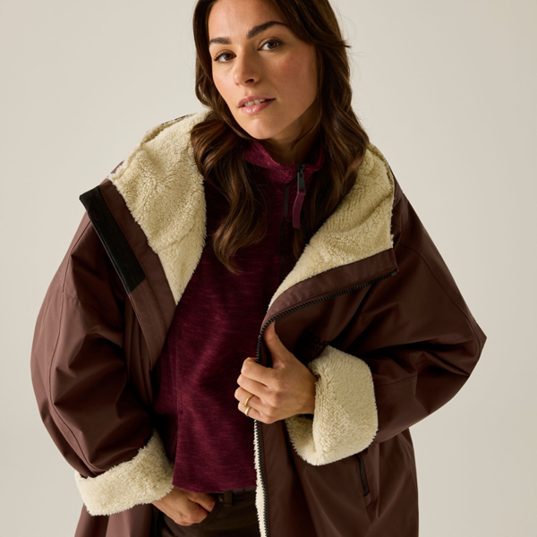 Regatta Unisex Adult Seaside Waterproof Changing Robe - Dark Cherry