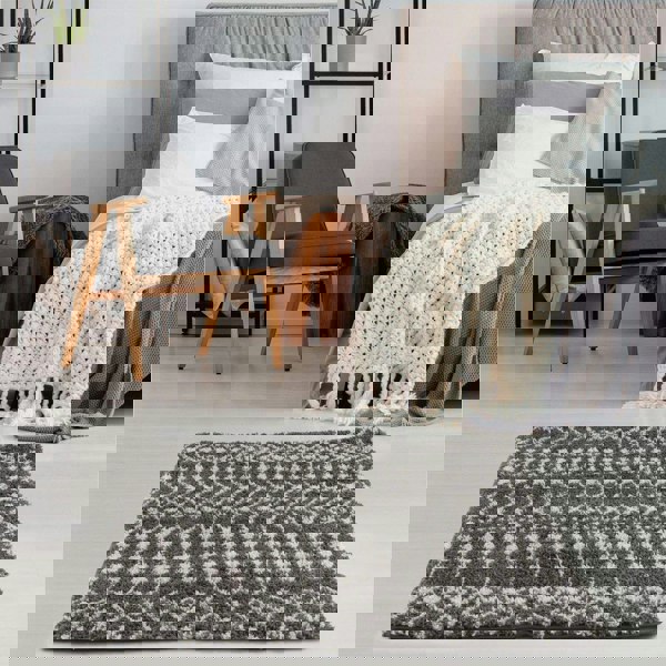 Moroccan-style thick shaggy rug non-shedding