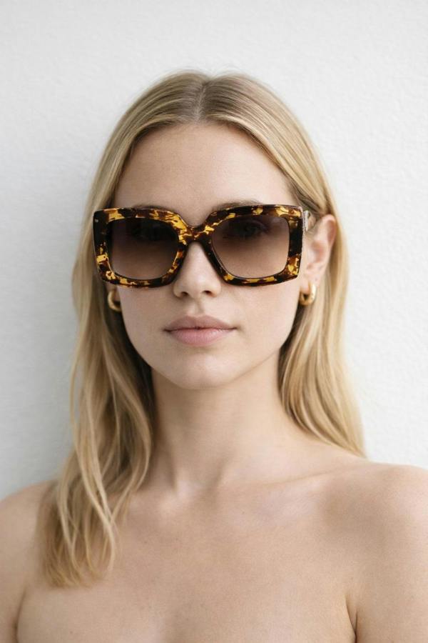 SVNX Oversized Square Sunglasses in Tortoiseshell