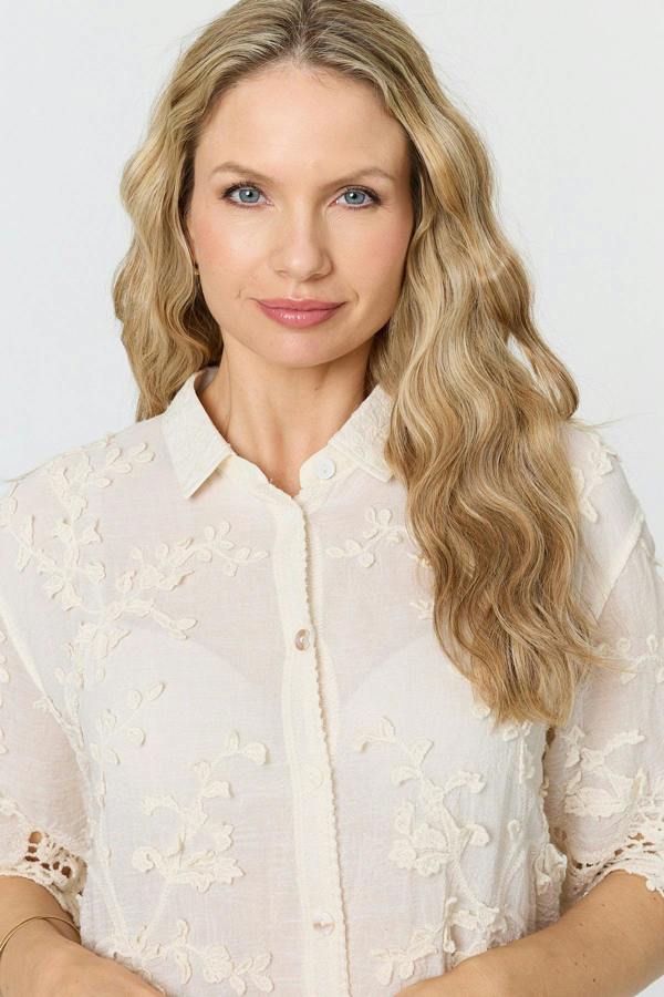 Cream | Floral Lace Texture 1/2 Sleeve Shirt